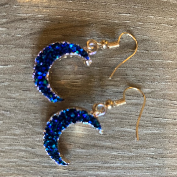 Cute Blue Moon ๐ Fashion Earrings - Picture 1 of 5
